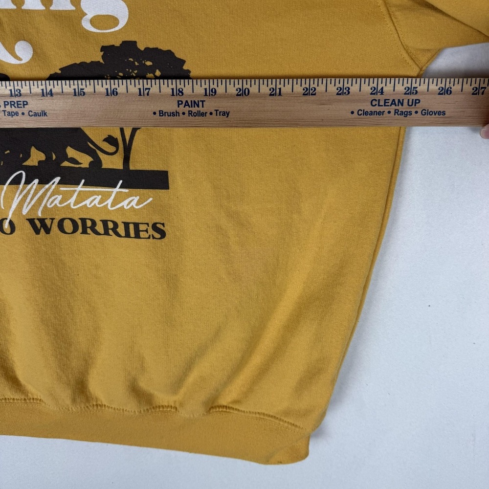 Disney Lion King Sweatshirt Juniors XXL 19 Yellow Hakuna Matata Simba Graphic - Picture 8 of 10